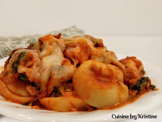 Tortelloni with Creamy Tomato Sauce and Spinach - Vikalinka